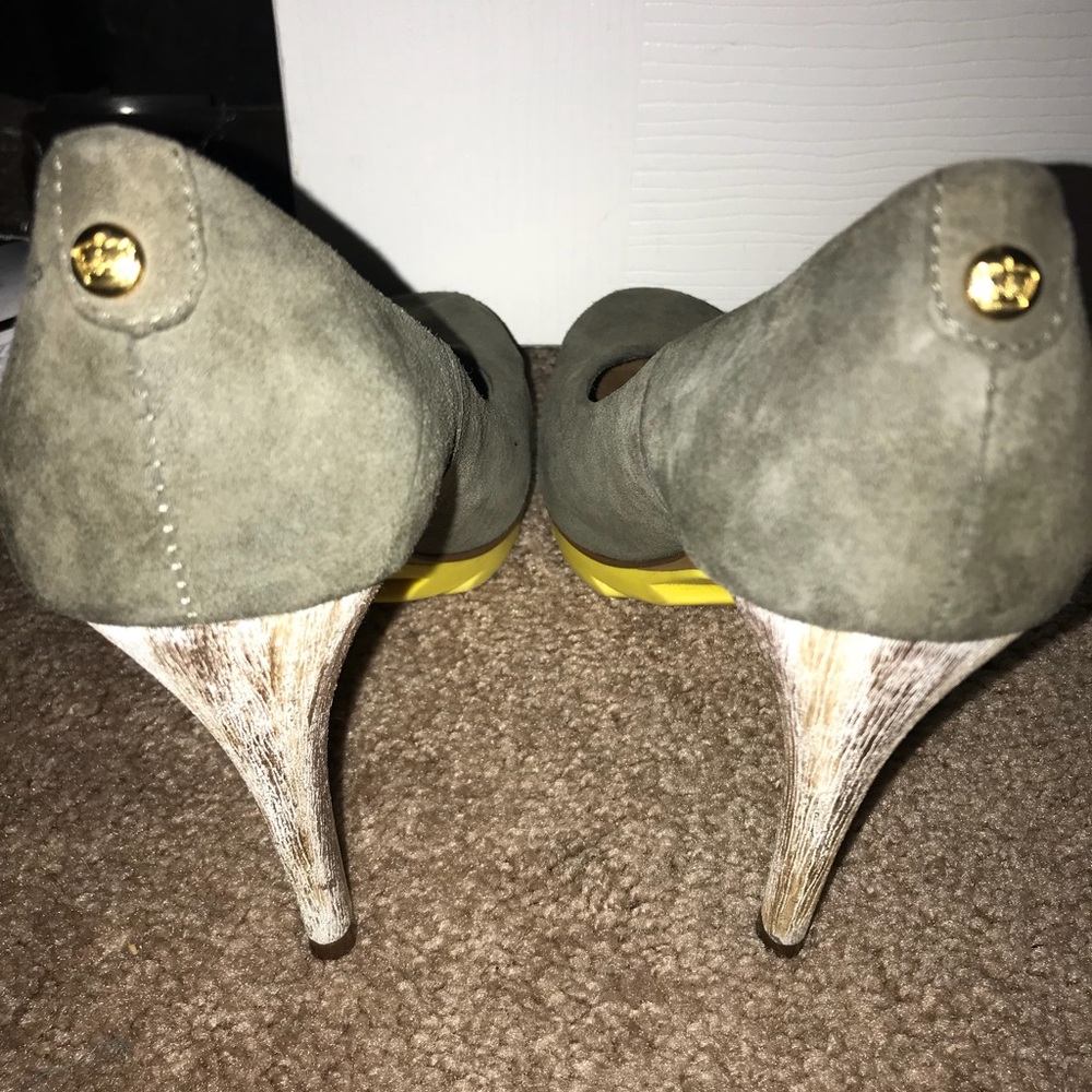 Pumps - Picture 4 of 5